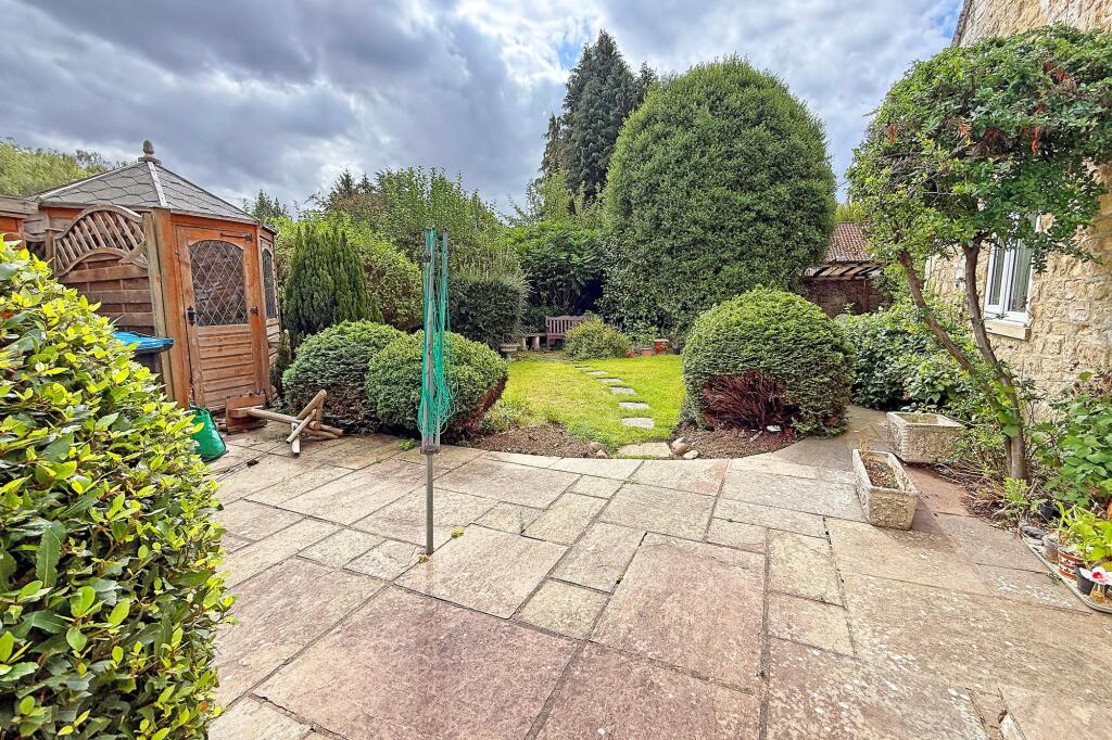 House in Harrogate, Scriven - More