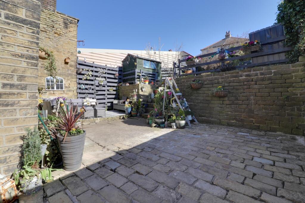 Tanyard Road, Oakes, Huddersfield, West Yorkshire, HD3 - View 6