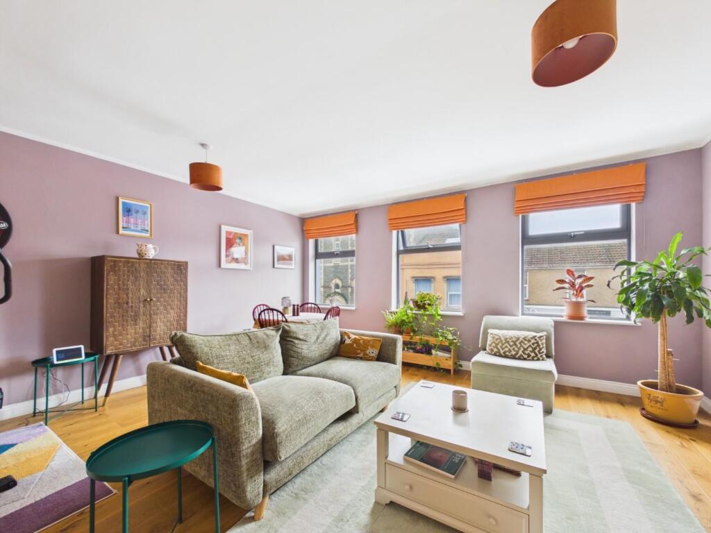 Apartment in Bristol, Redfield - More