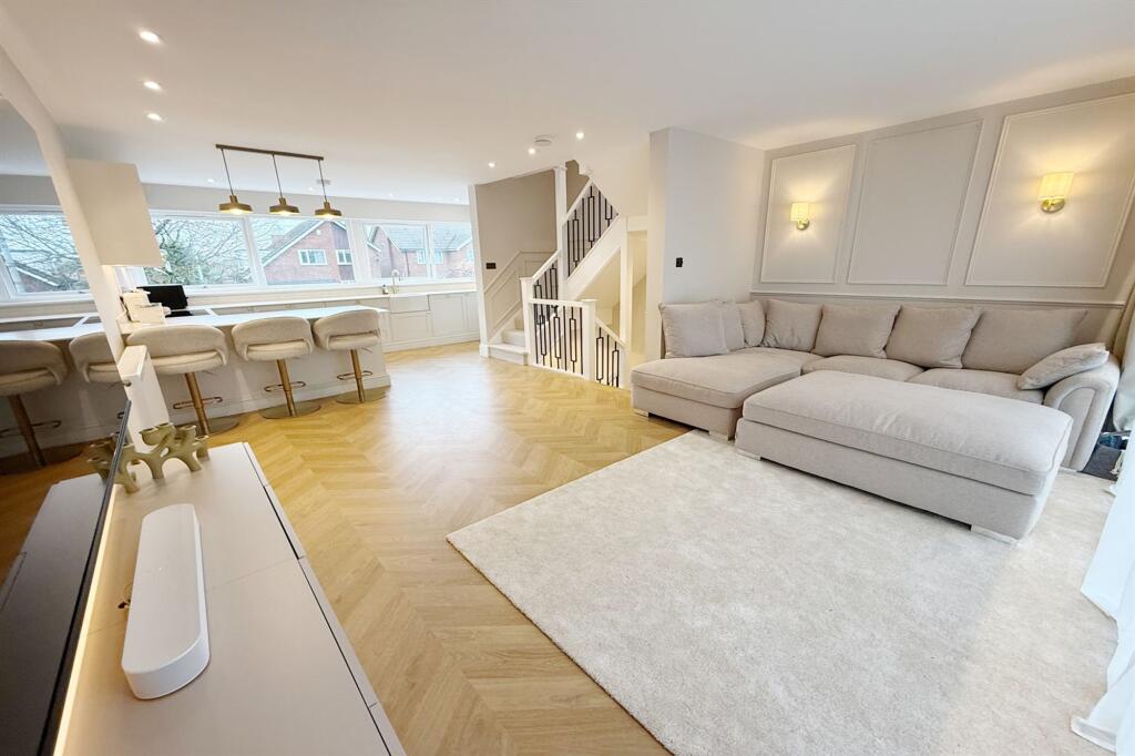 Main image of property: Ack lane West, Cheadle Hulme