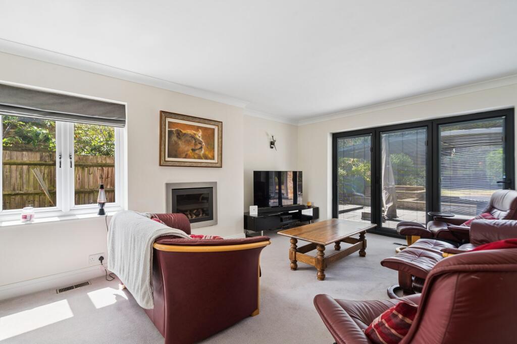 House in Knotty Green, Penn - View 5