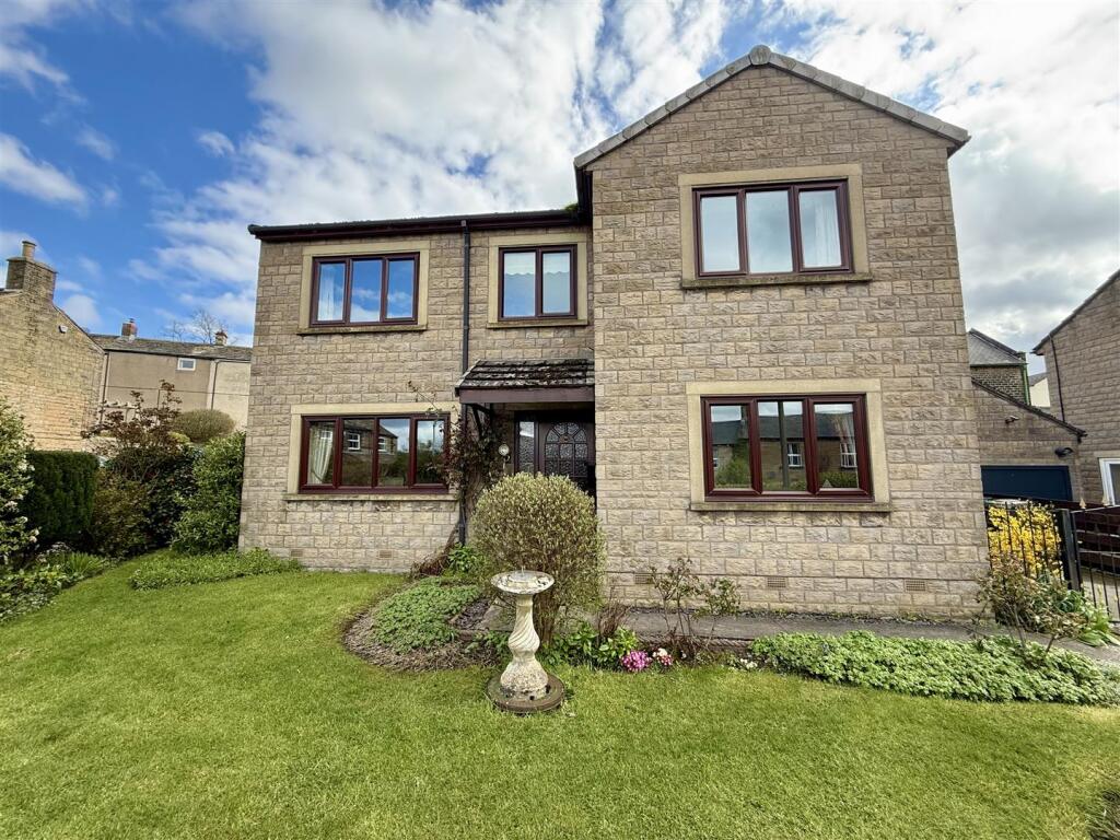 Main image of property: Tenter Close, Skelmanthorpe, Huddersfield, HD8 9UH