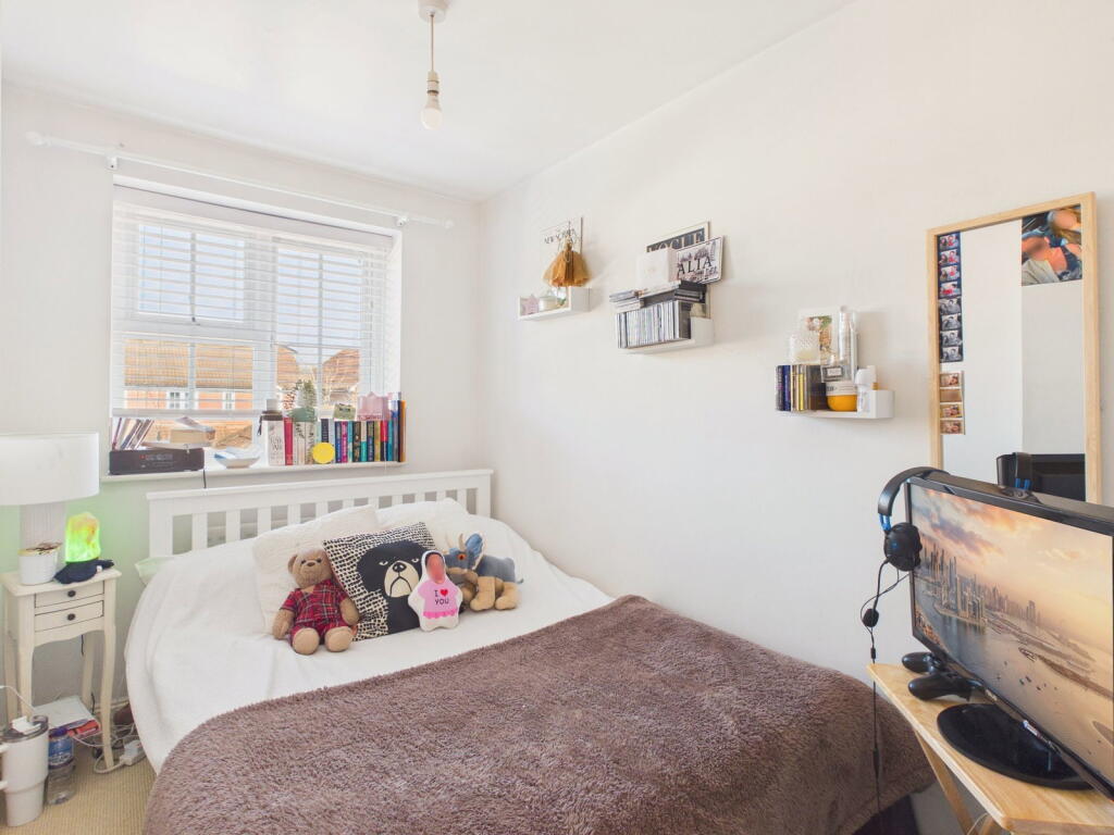 House in Horsham, Old Holbrook, North Horsham - View 5
