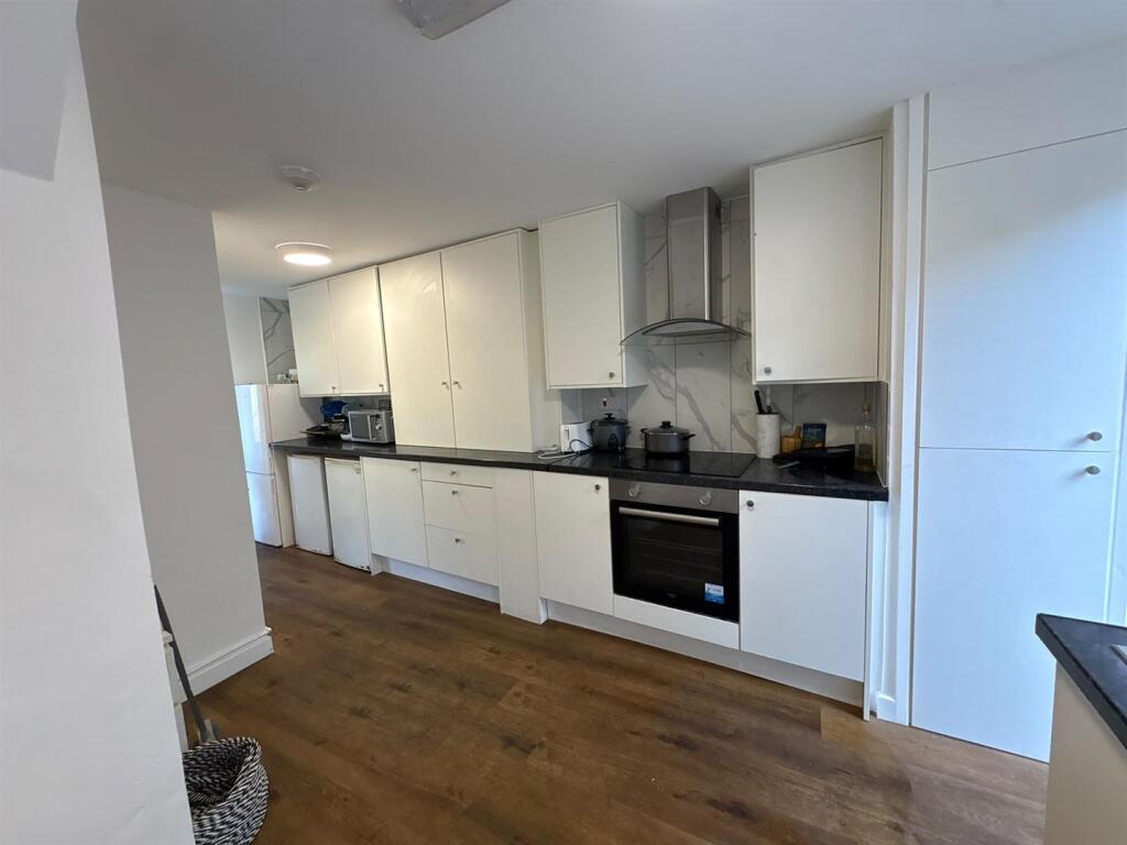 Hazel Grove, Hatfield photo 5