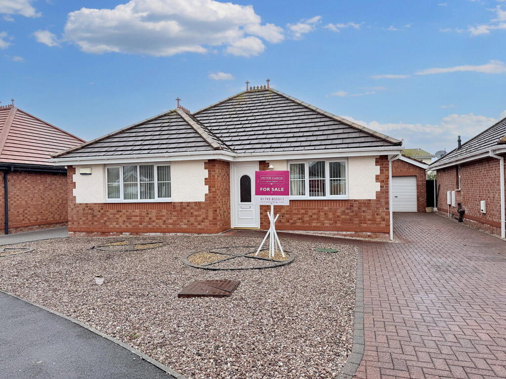 3-bed detached on Summer Court, Towyn, Conwy, LL22 9LH, £240,000
