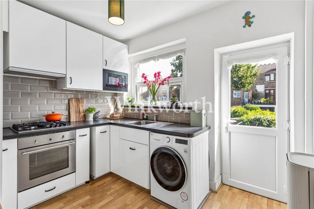 Apartment in London - More