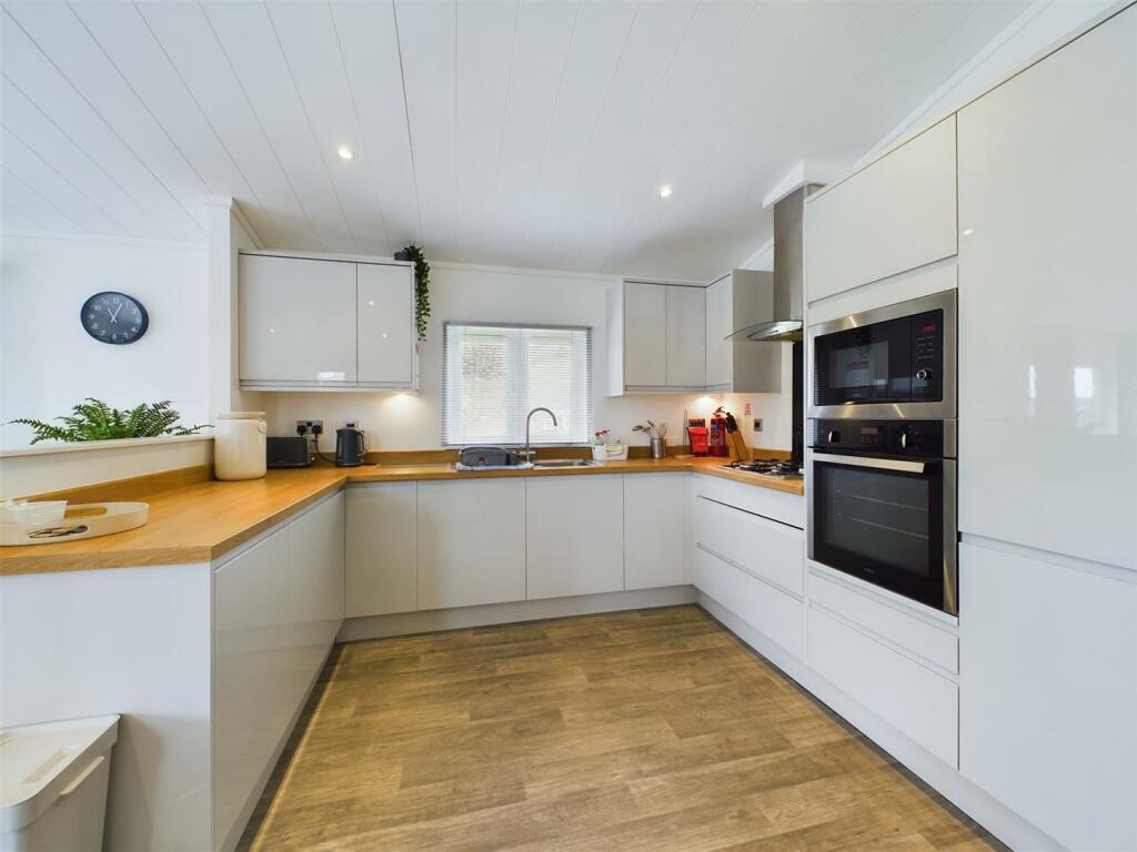 Flamborough Road, Bridlington, Sewerby photo 2