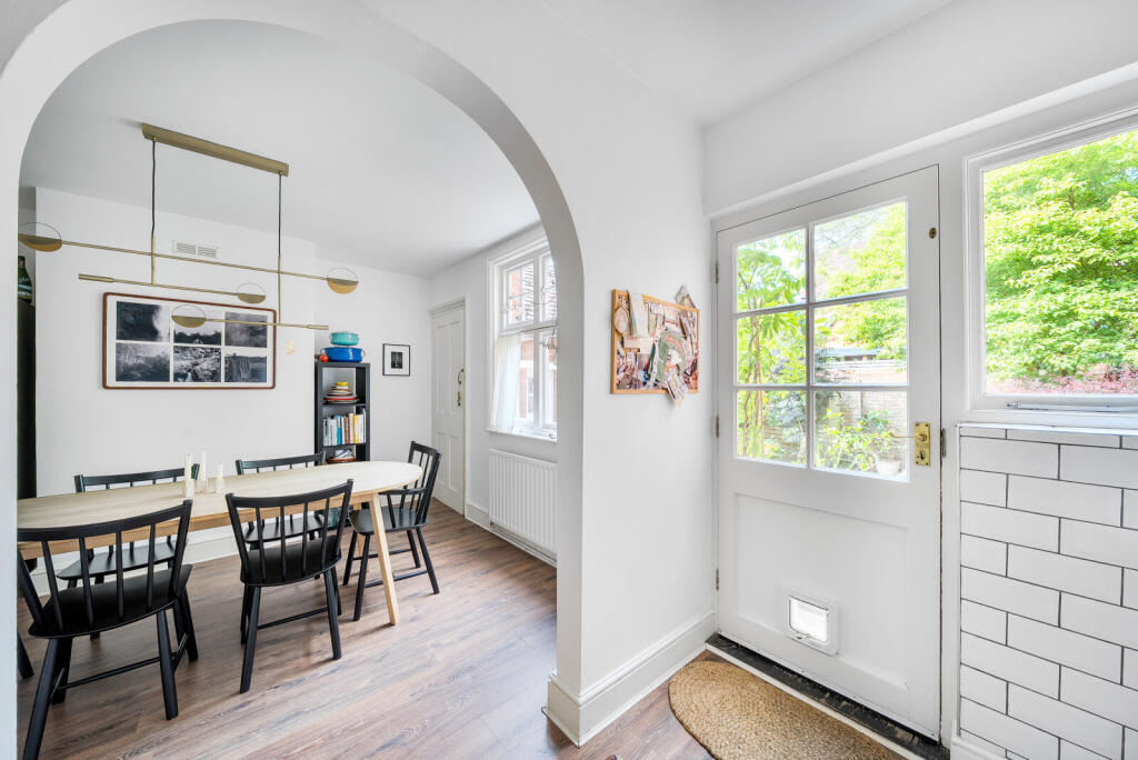 House in Guildford - View 5