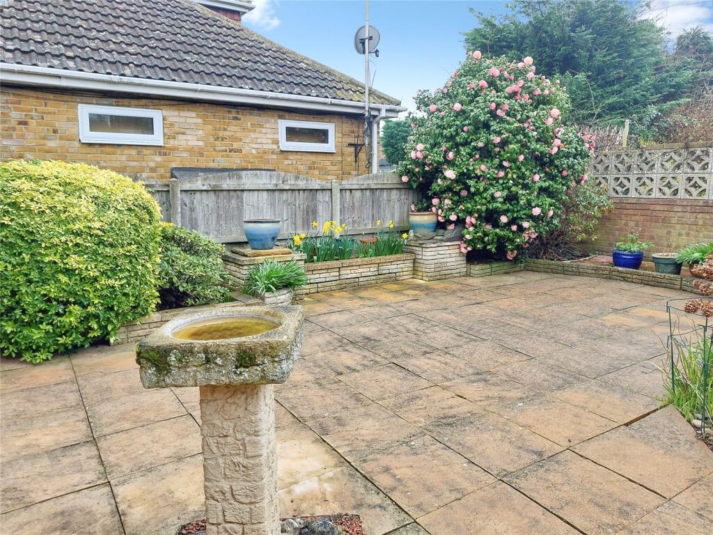 Linkway, Iwade, Sittingbourne, Kent, ME9 photo 4