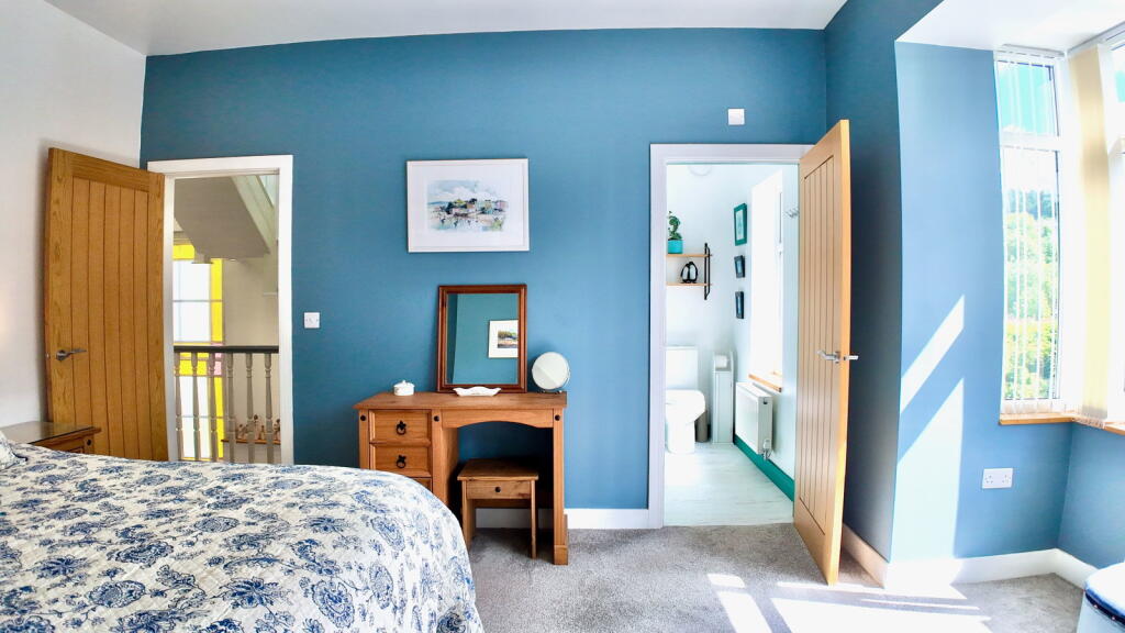 House in Newport - View 4