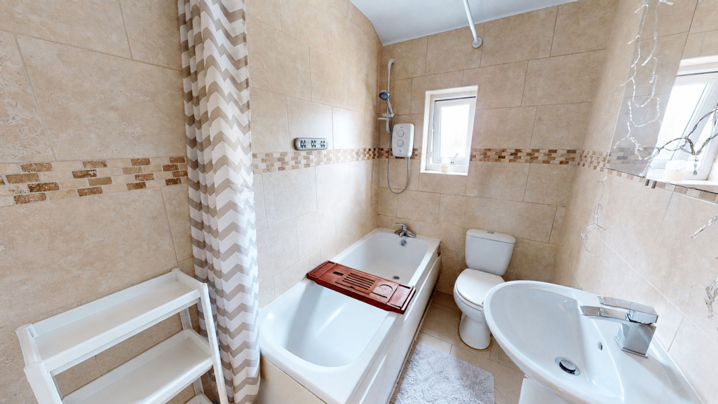 House in Bolton, Westhoughton - More