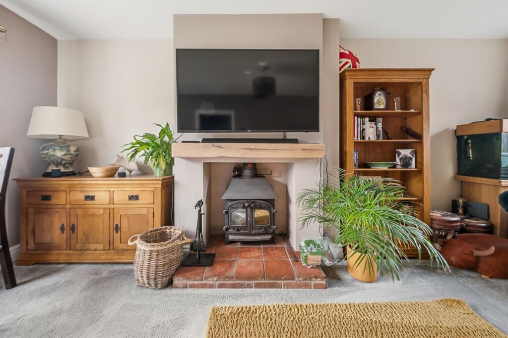 House in Worcester - View 5