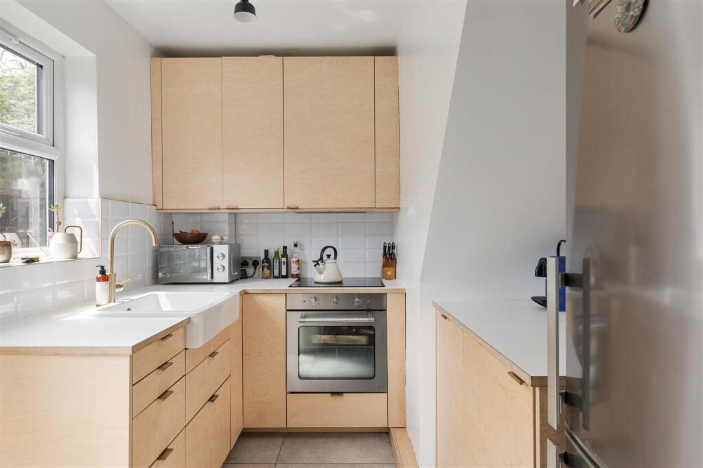 Apartment in London - View 4