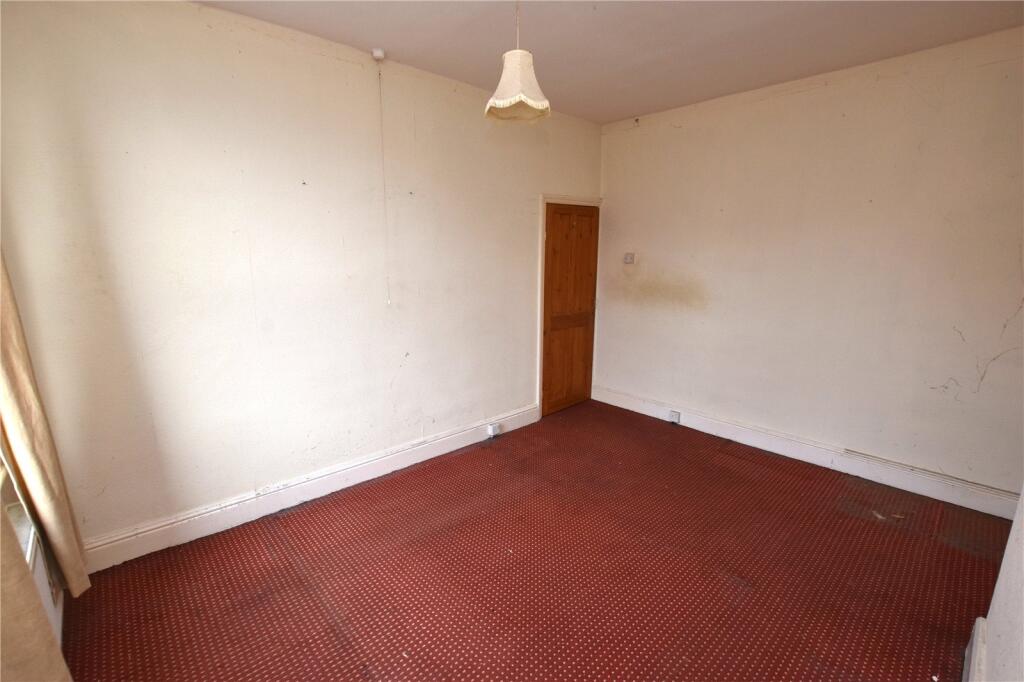 House in Leeds, West Yorkshire - View 5