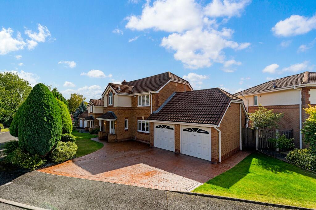 4-bed detached on 34, Turton Heights, Bolton, BL2, £525,000