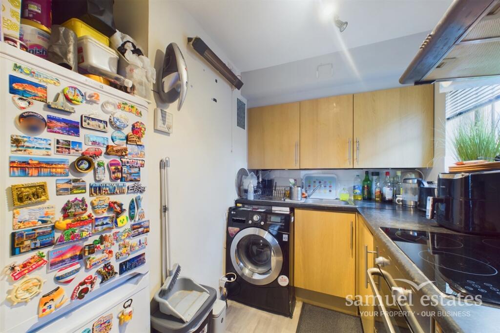 Apartment in Croydon - View 4