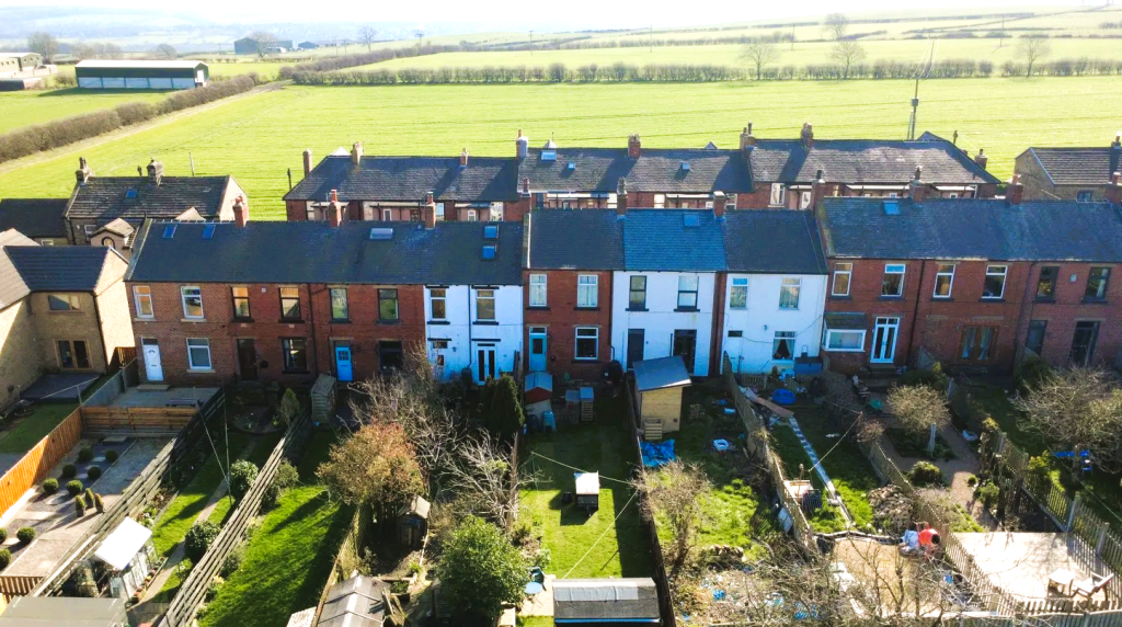 Main image of property: SPRINGFIELD TERRACE, EMLEY, HUDDERSFIELD