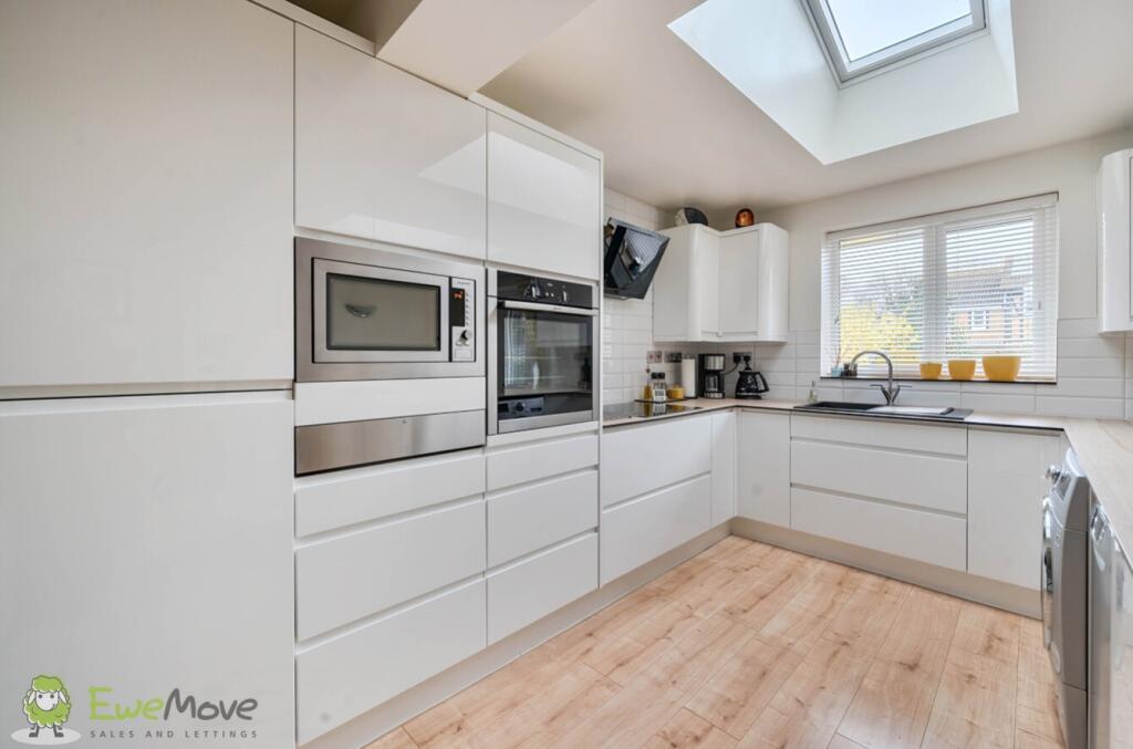 Warblington Close, Tadley, Hampshire, RG26 photo 3