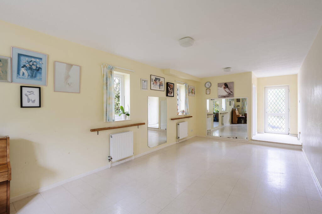 House in Braintree, Great Notley - View 3