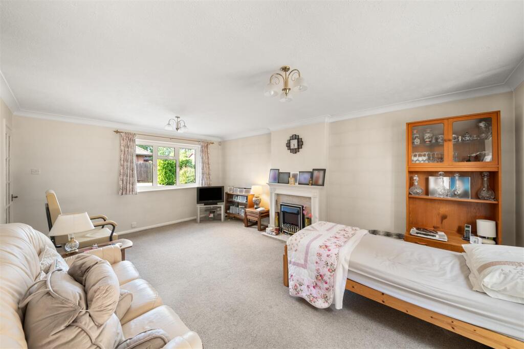 Hyacinth Drive, Uxbridge photo 4