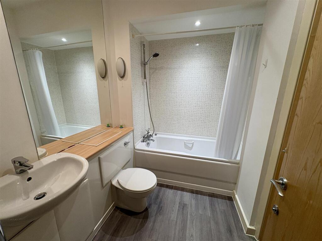 Apartment in Manchester, City Centre - More