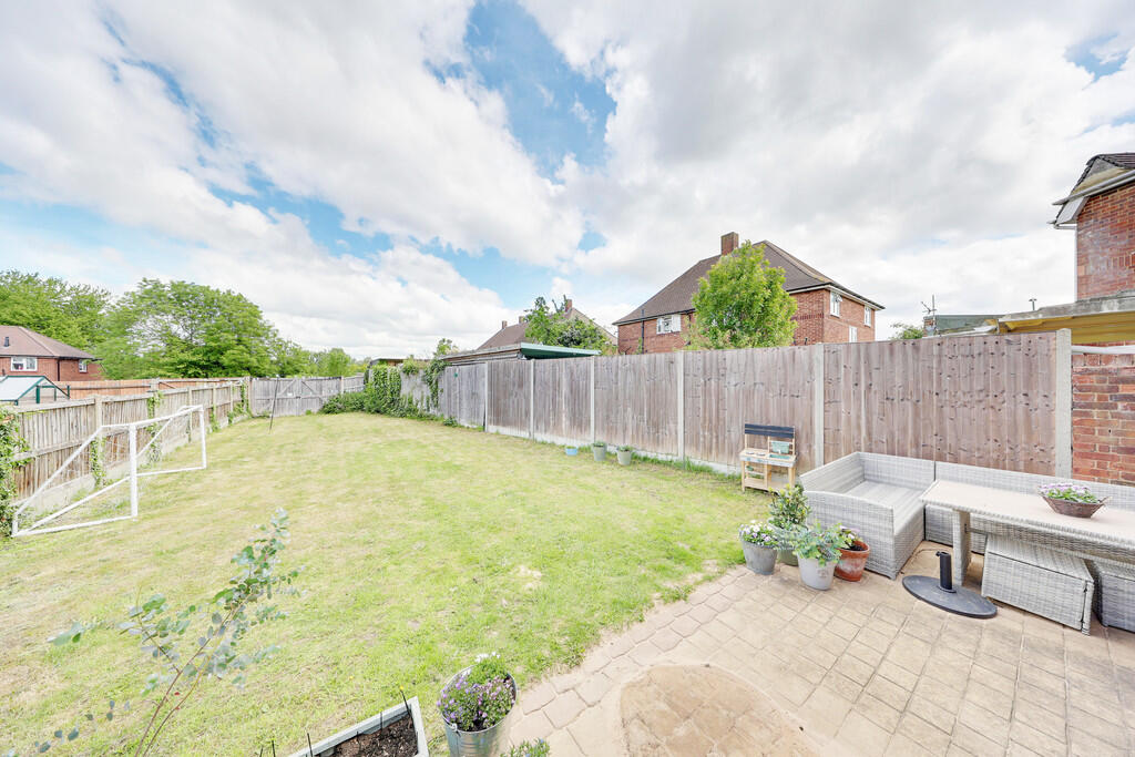 House in Orpington, Kevingtown, St Mary Cray - View 4