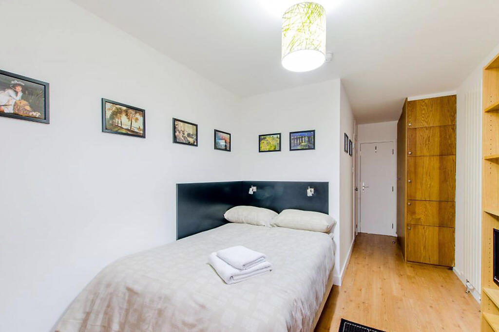 Studio flat for rent