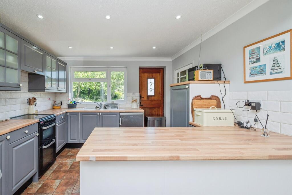 The Street, Little Barningham, Norwich photo 4