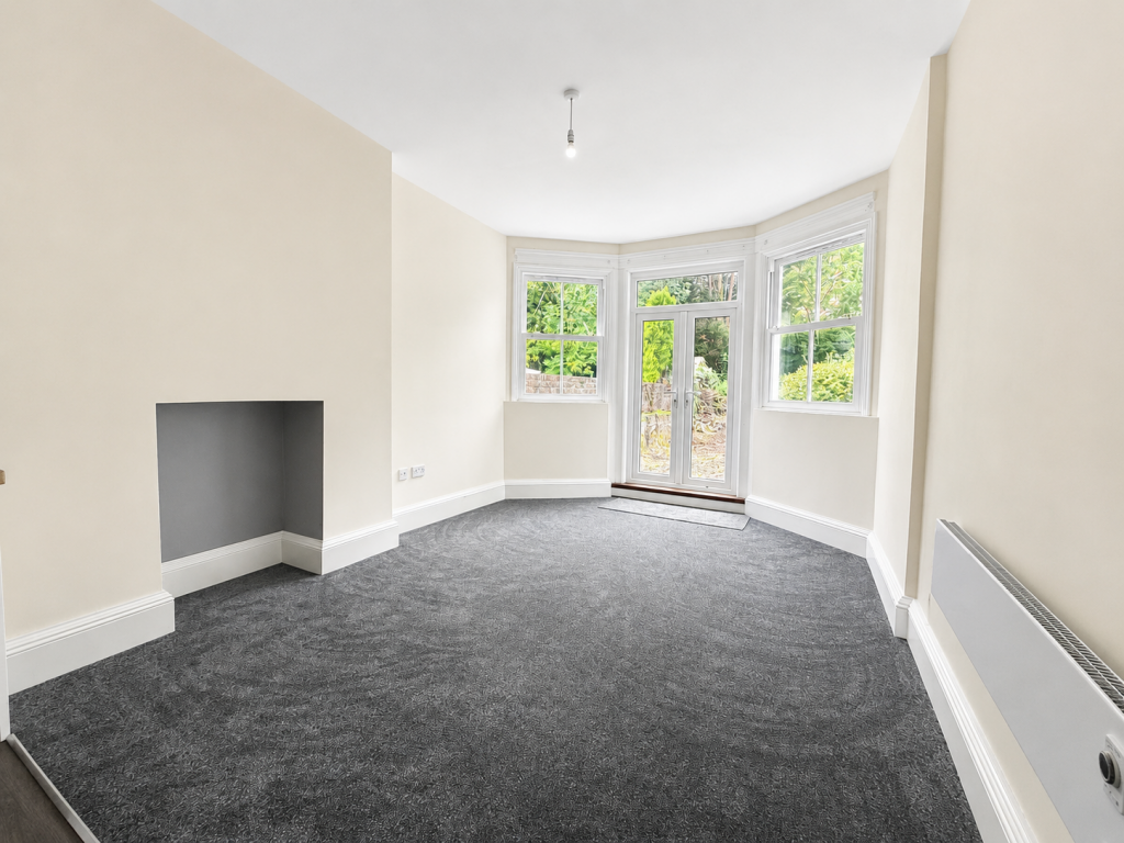 Apartment in Dudley, West Midlands - View 2