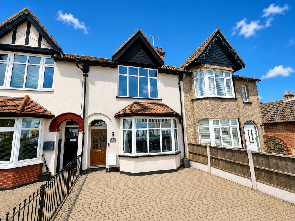 Main image of property: Shaftesbury Avenue, Thorpebay, Essex, SS1