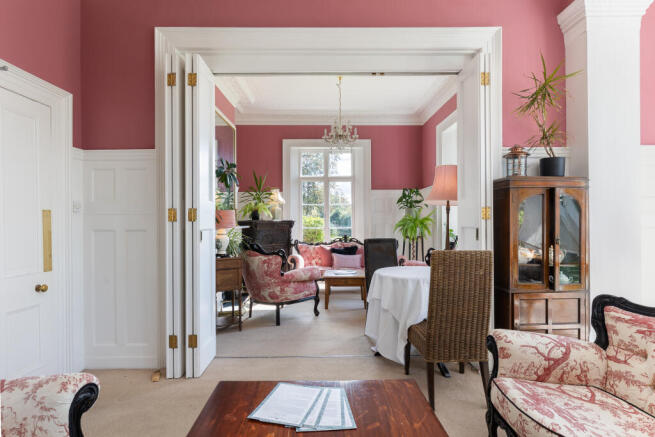 Albert Cottage Hotel, York Avenue, East Cowes, Isle of Wight PO32 6BD
