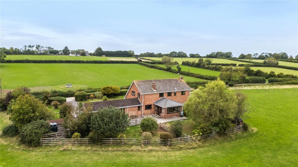 House in Taunton - View 4
