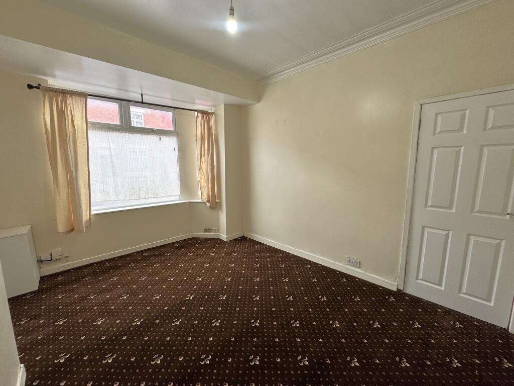22 BROOK AVENUE photo 4