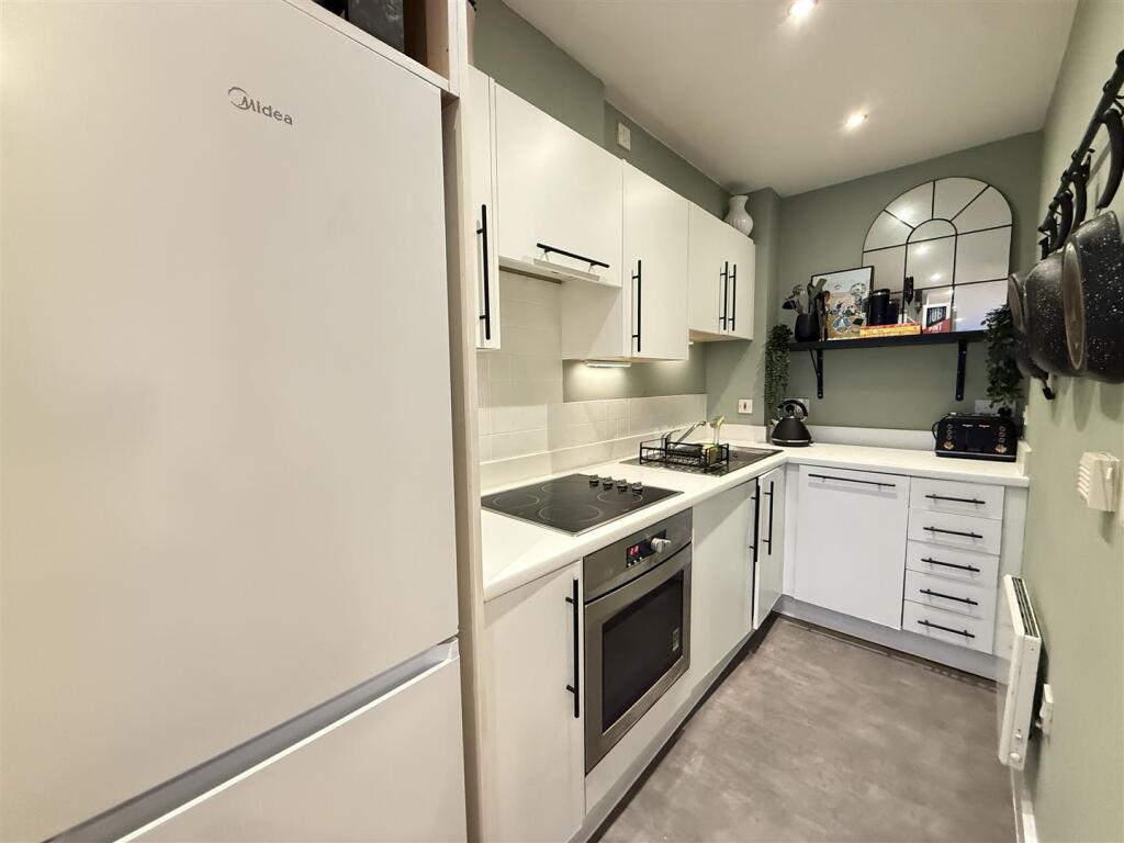 Apartment in Manchester - View 3