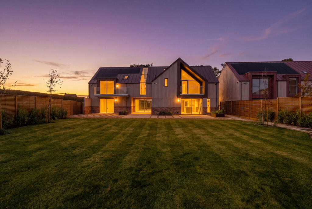 Inwoods Drive, Rugby, Warwickshire CV22 5GL photo 3