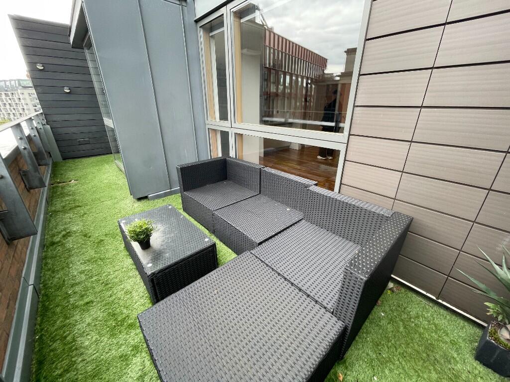 Apartment in Manchester, First Street, City Centre - View 5