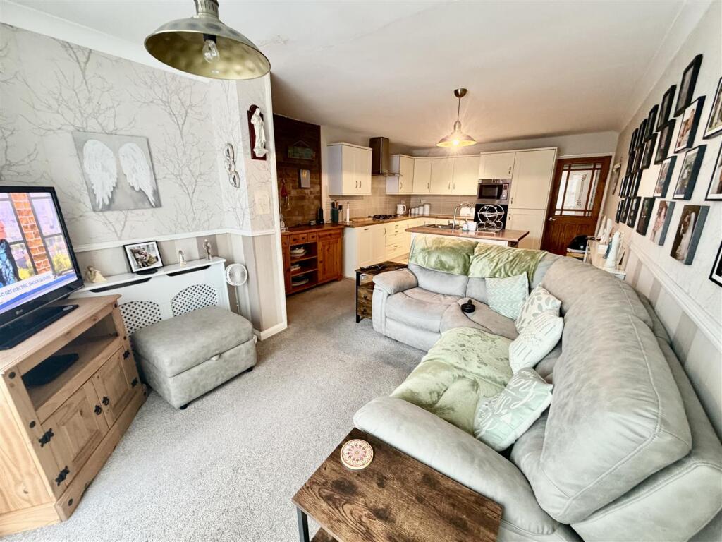 House in Houghton-le-Spring, Moorsley, Hetton - View 5
