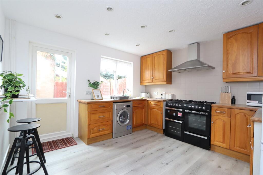 Wandsworth Place, Bradwell Common, Milton Keynes, Buckinghamshire, MK13 photo 2