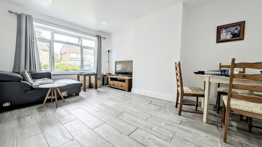 House in East Hampshire, Bordon, Whitehill - View 2