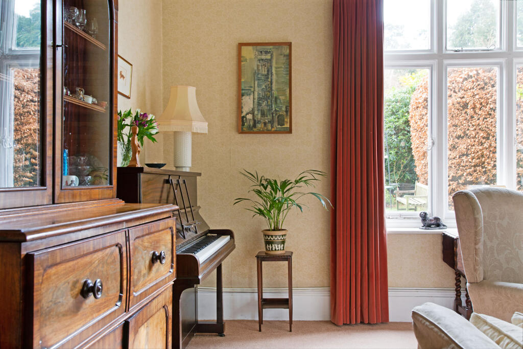 Broadwater Down, Tunbridge Wells, TN2 - More
