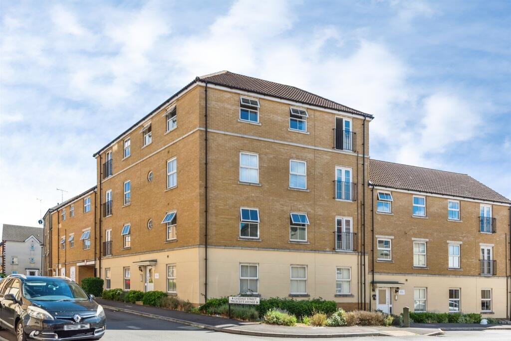Main image of property: Easdale Street, Swindon