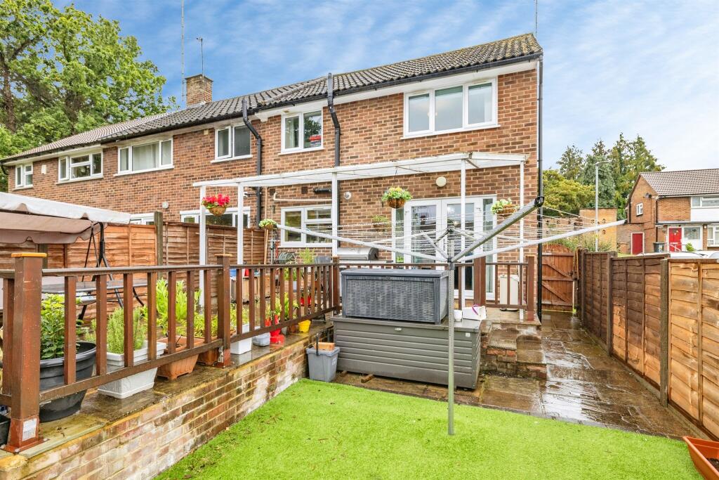 House in Three Rivers, Hertfordshire - More