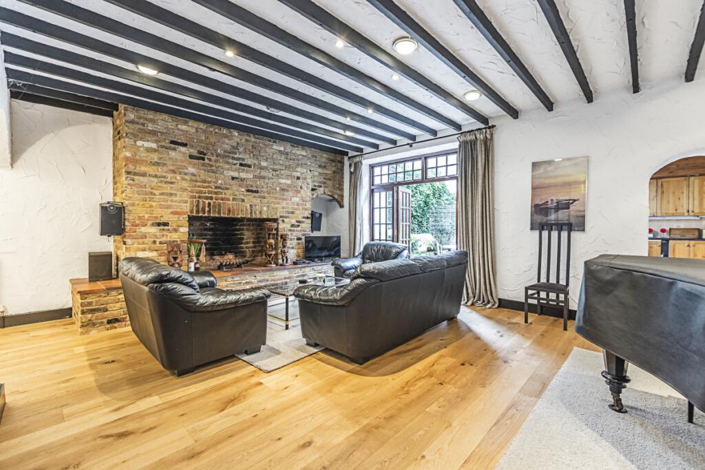 Main image of property: Queen's Gate Gardens South Kensington SW7