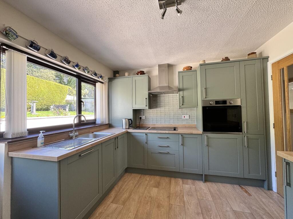 House in Ammanford, Betws - View 5
