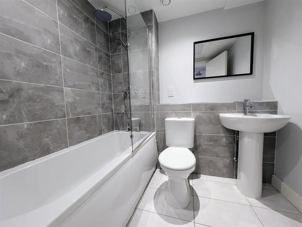 Apartment in Liverpool, Pride Quarter, Vauxhall - More
