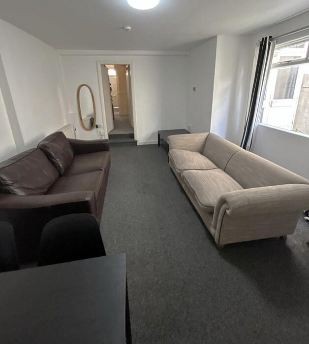 House in Cardiff, Maindy, Cathays - View 3