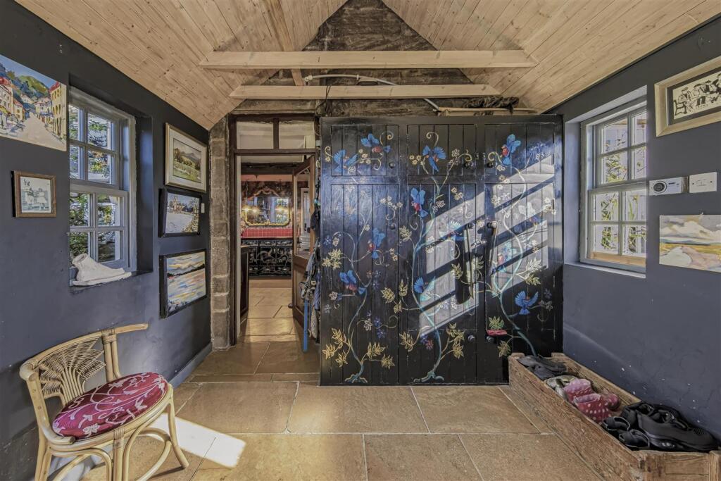 House in Stoke-on-Trent - More