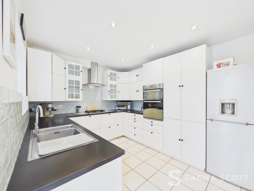 House in Reigate and Banstead, Banstead - View 4