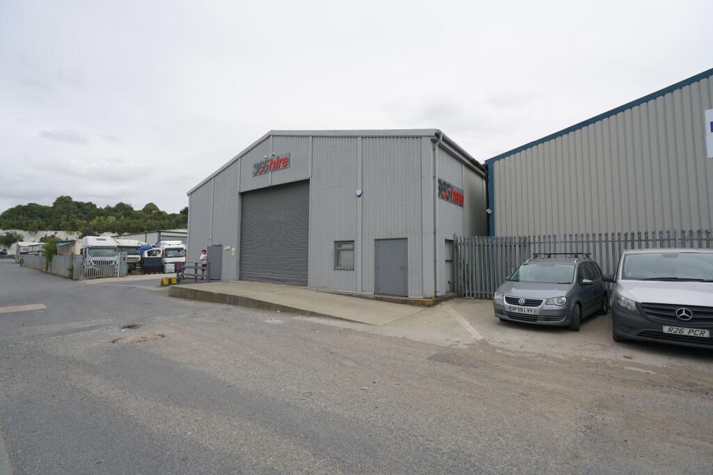Main image of property: Cliffside Industrial Estate, Askews Farm Lane, Grays