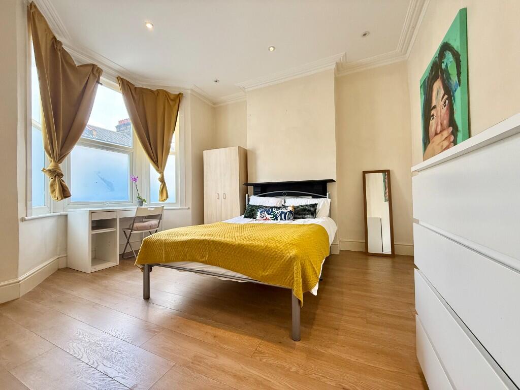 Main image of property: Elmer Road, London, SE6